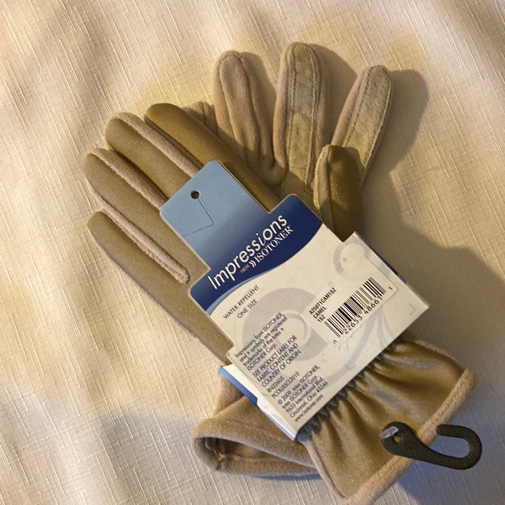 Isotoner ladies gloves